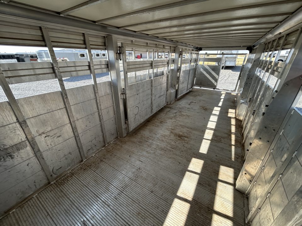 Used 2022 Titan Gooseneck 220