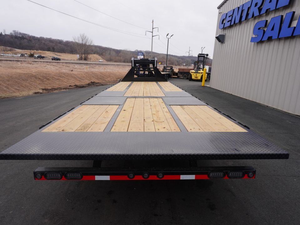 New 2027 Load Trail 102"x32' Low-Pro Gooseneck Deckover Trailer