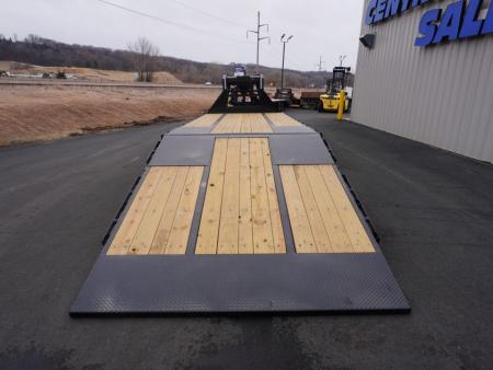 New 2027 Load Trail 102"x32' Low-Pro Gooseneck Deckover Trailer