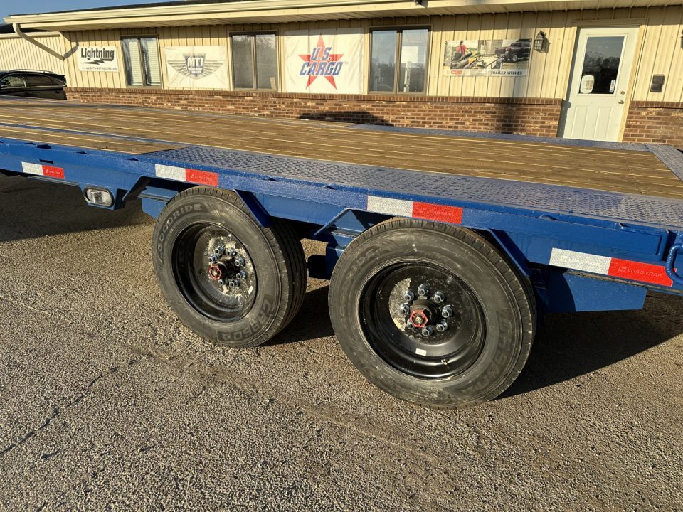 New 2026 Load Trail 102x30 Low-Pro 16k w/Max Ramps Gooseneck Bodies