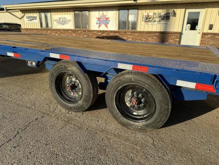 New 2026 Load Trail 102x30 Low-Pro 16k w/Max Ramps Gooseneck Bodies