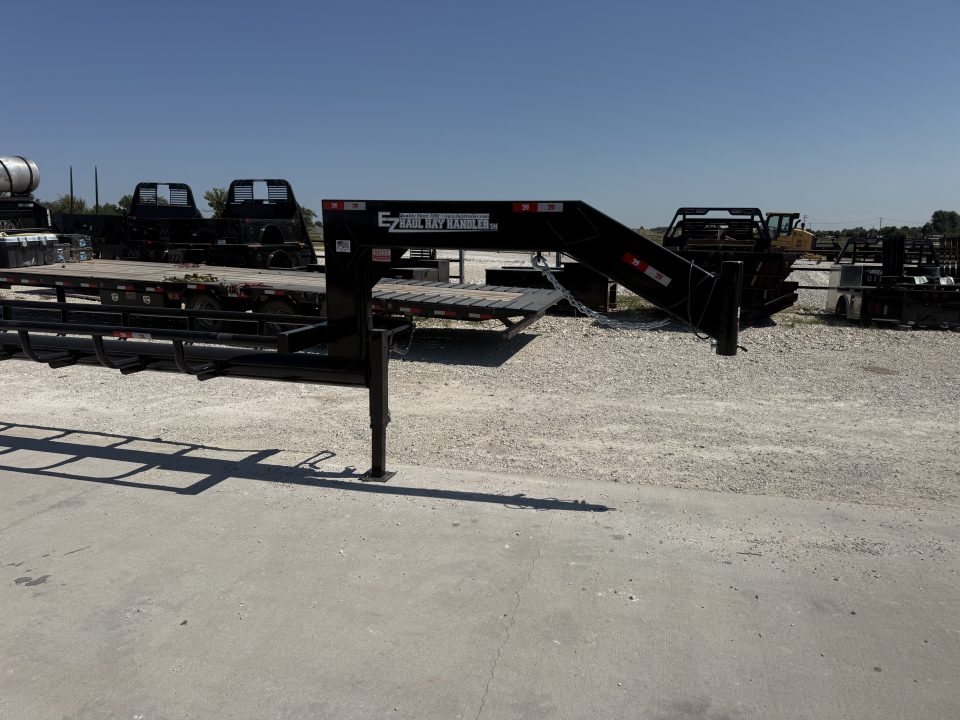 New 2026 T&B Welding & Trailers 42' IN LINE Hay Trailer