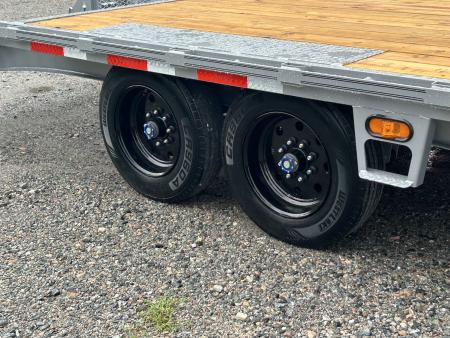 New 2027 Diamond C DEC208 Deckover Trailer, 8.5x24 ( 19ft Deck +5ft Dovetail ) , 8K Axles, #13,340 Payload