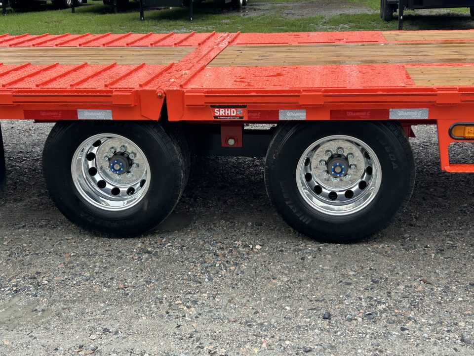 New 2027 Diamond C FMAX210 -32ft ( 20ft Deck + 12ft Dovetail ) #17190 Payload