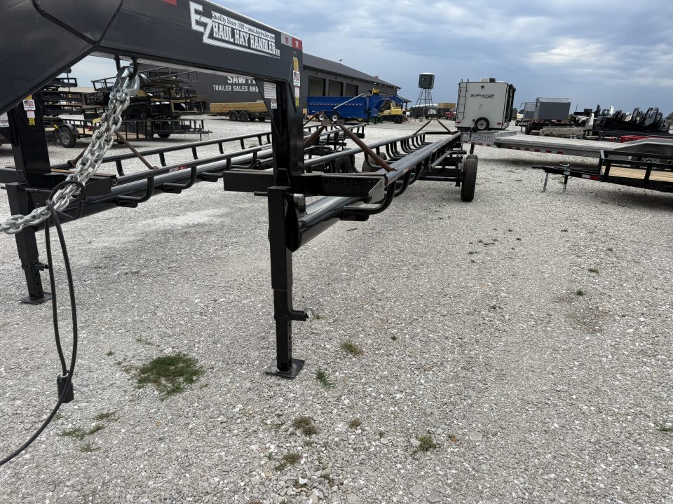 New 2026 T&B Welding & Trailers 32' IN LINE Hay Trailer