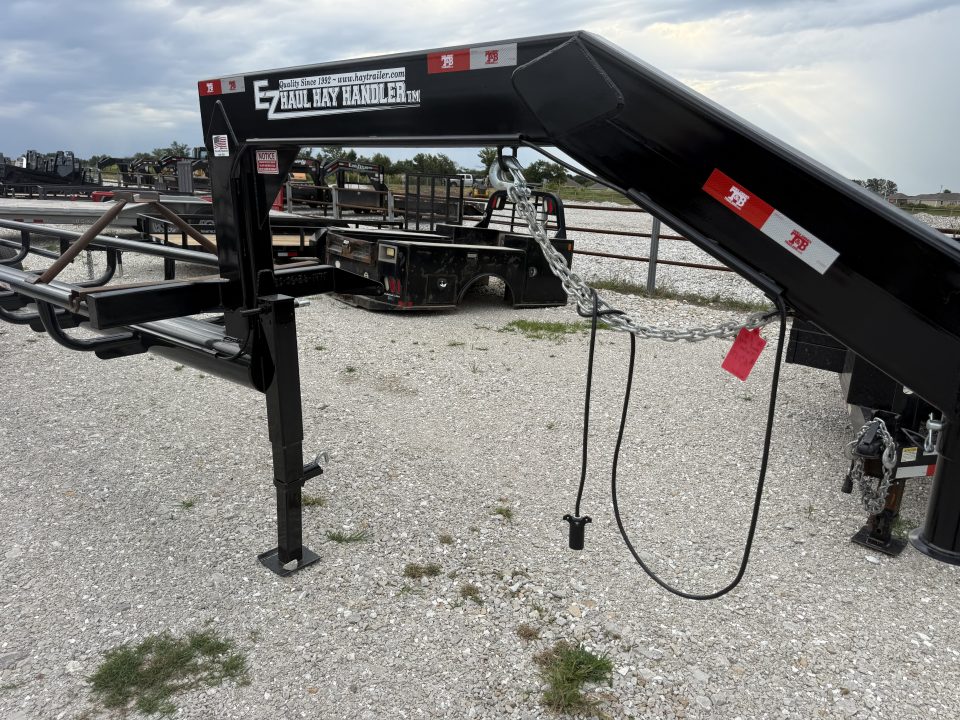 New 2026 T&B Welding & Trailers 32' IN LINE Hay Trailer