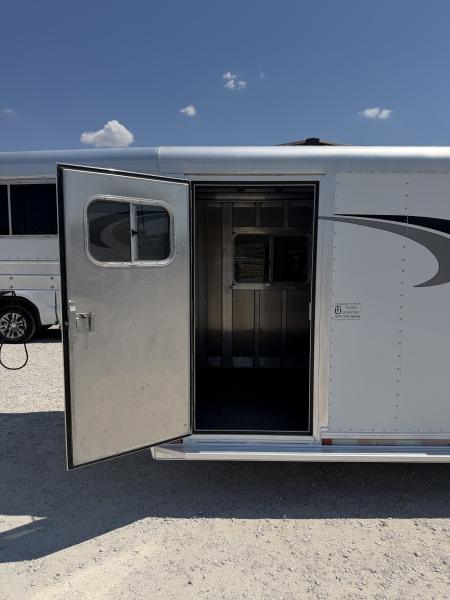 Used 2015 Platinum 4 Horse Gooseneck Horse Trailer