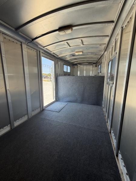 Used 2015 Platinum 4 Horse Gooseneck Horse Trailer