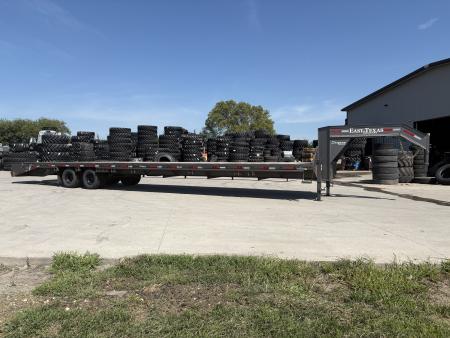 Used 2024 East Texas Trailers 40 ft Deckover Trailer