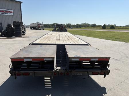 Used 2024 East Texas Trailers 40 ft Deckover Trailer
