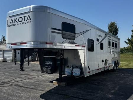 Consignment 2024 Lakota 3H w/ 11' Short Wall LQ Horse Trailer