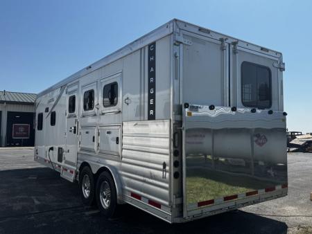 Consignment 2024 Lakota 3H w/ 11' Short Wall LQ Horse Trailer