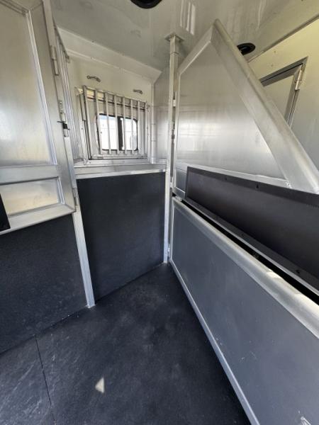 Consignment 2024 Lakota 3H w/ 11' Short Wall LQ Horse Trailer