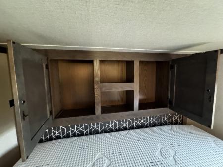 Consignment 2024 Lakota 3H w/ 11' Short Wall LQ Horse Trailer
