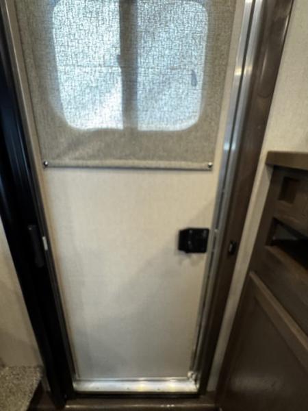 Consignment 2024 Lakota 3H w/ 11' Short Wall LQ Horse Trailer