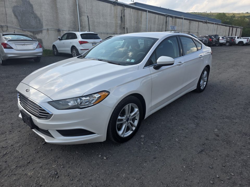 Used 2018 Ford FUSION SE Car