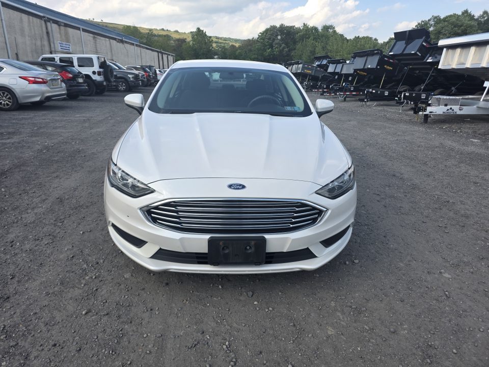 Used 2018 Ford FUSION SE Car