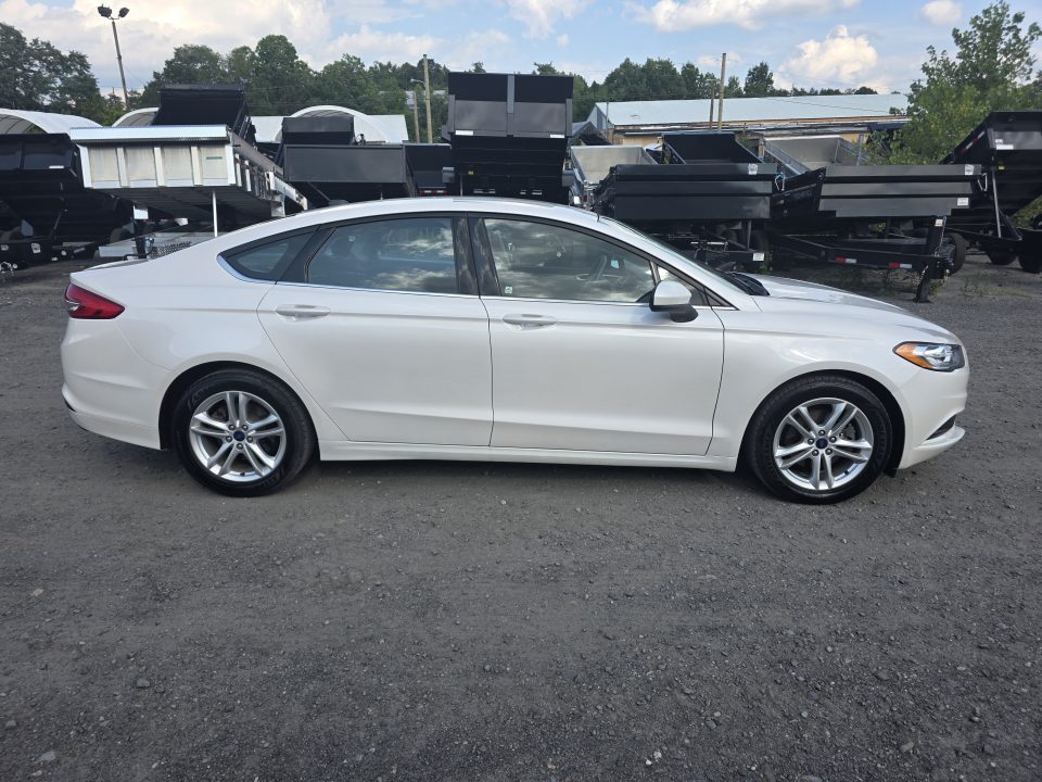 Used 2018 Ford FUSION SE Car