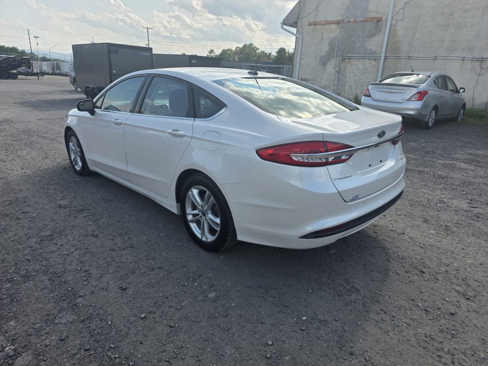 Used 2018 Ford FUSION SE Car