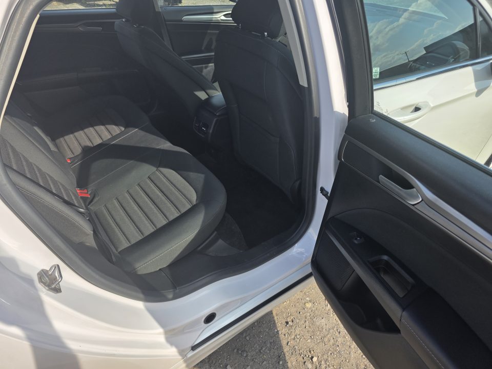 Used 2018 Ford FUSION SE Car