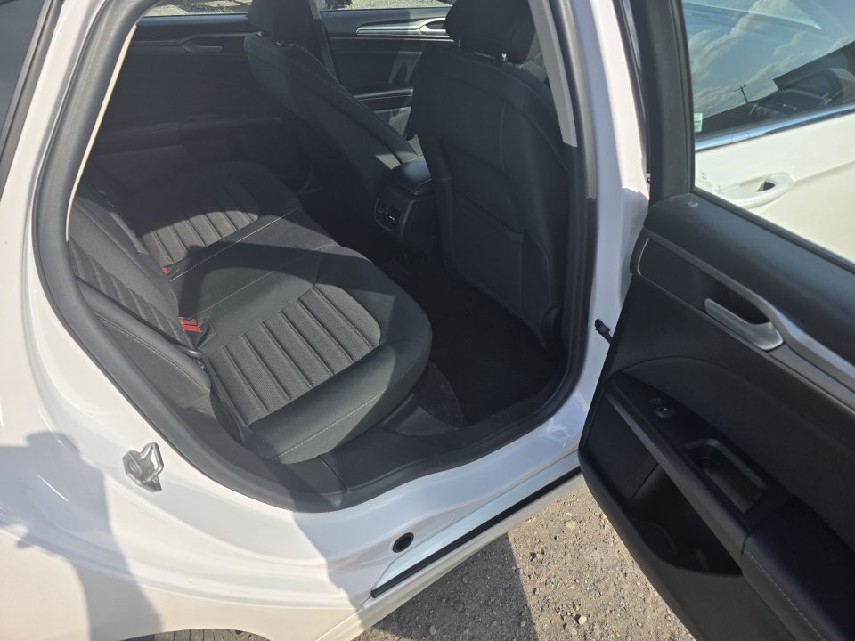 Used 2018 Ford FUSION SE Car