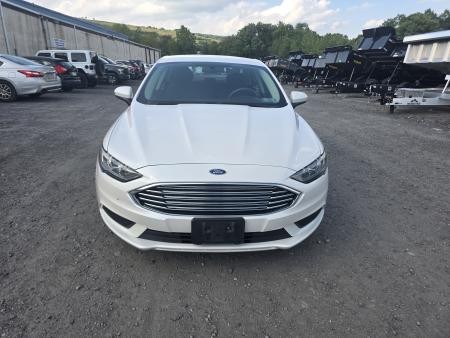 Used 2018 Ford FUSION SE Car