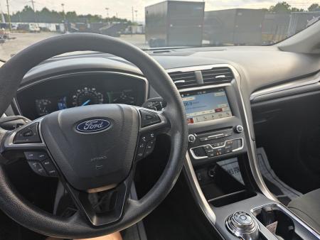 Used 2018 Ford FUSION SE Car