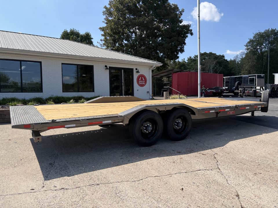 New 2027 Diamond C 8.5x24 Equipment, 18' Tilt, Drive-Over Fenders HXD210