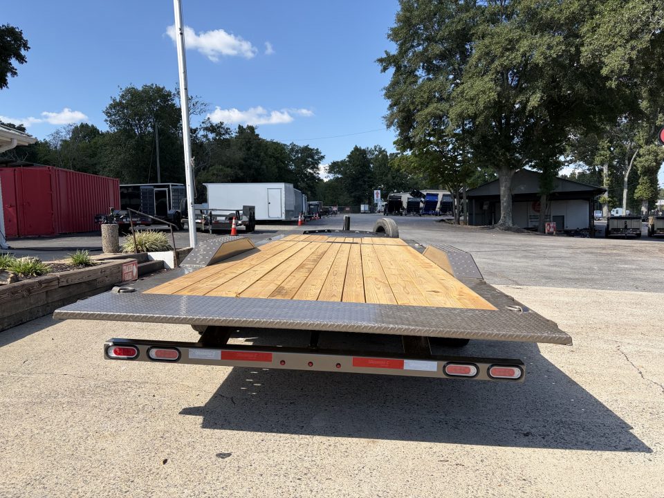 New 2027 Diamond C 8.5x24 Equipment, 18' Tilt, Drive-Over Fenders HXD210