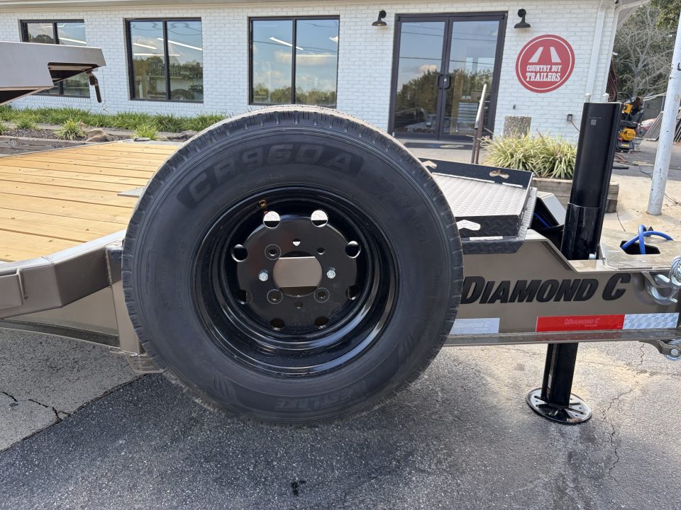 New 2027 Diamond C 8.5x24 Equipment, 18' Tilt, Drive-Over Fenders HXD210