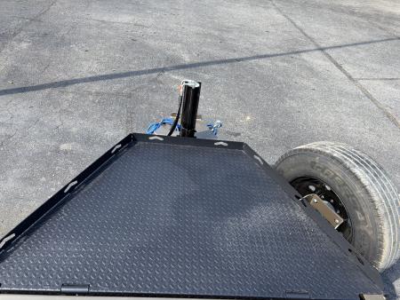 New 2027 Diamond C 8.5x24 Equipment, 18' Tilt, Drive-Over Fenders HXD210