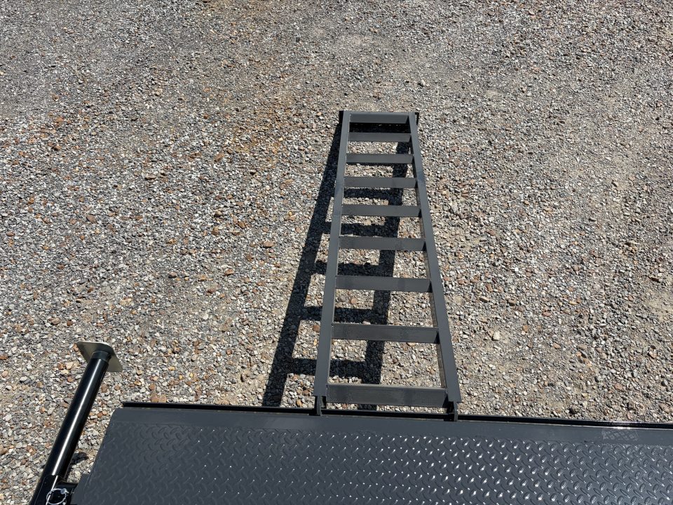 New 2027 Lamar 102" x 32' 14K GVWR Gooseneck Trailer