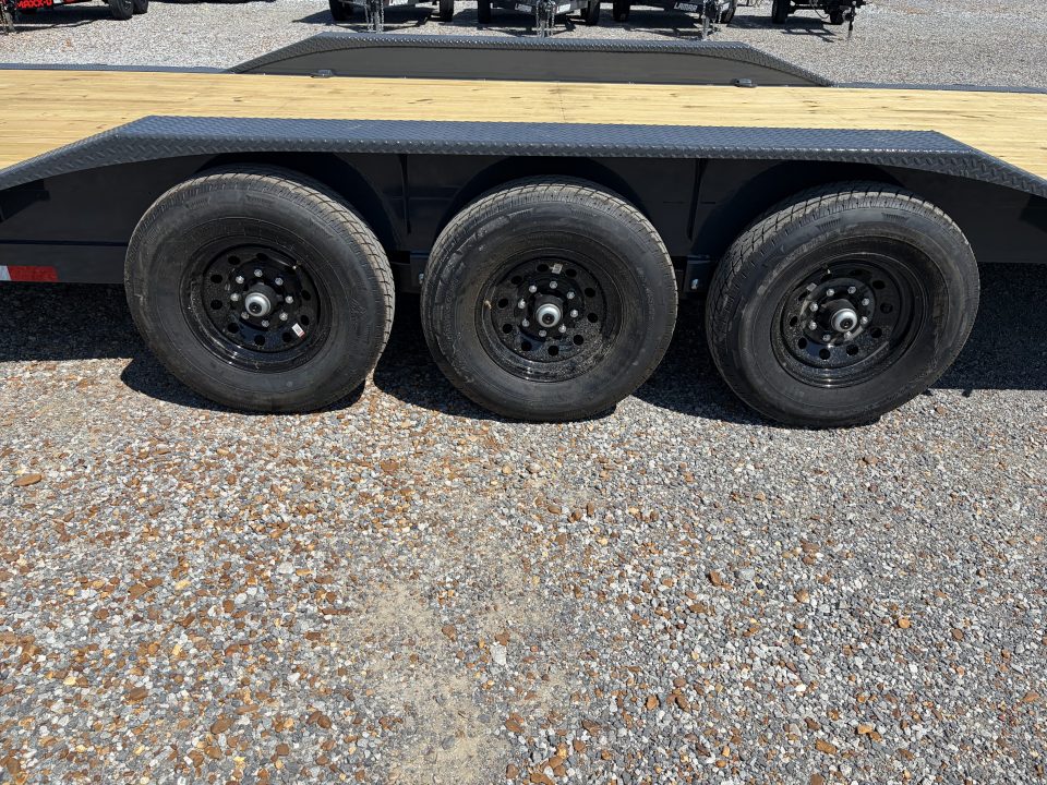 New 2027 Lamar 102" x 40' 21K GVWR Gooseneck Trailer