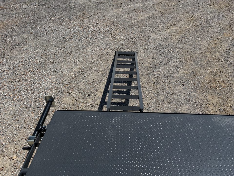 New 2027 Lamar 102" x 40' 21K GVWR Gooseneck Trailer