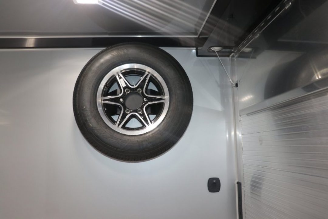 New 2027 8.5X28 inTech RACE TRAILER