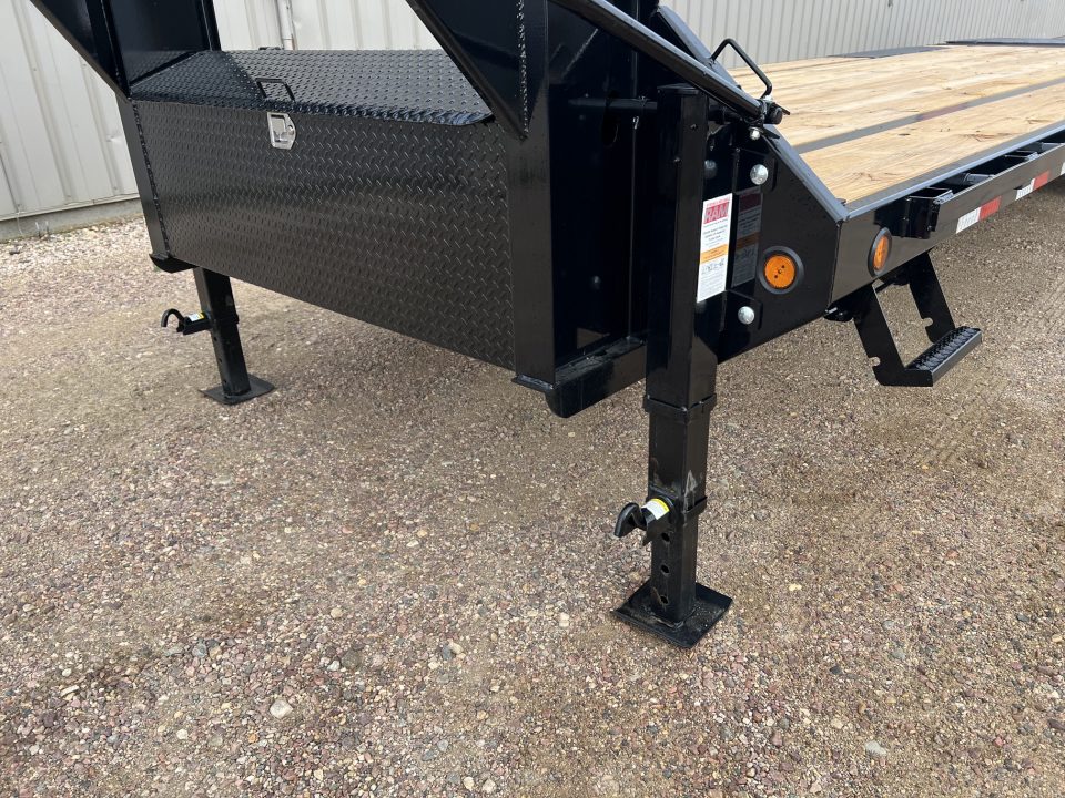 New 2027 PJ Trailers 30' Quest LQ Gooseneck Flatbed Trailer