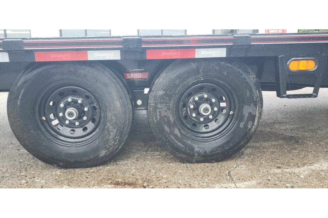 New 2027 Diamond C 8.5x24' Equipment, 5' Dove w/Ramps DEC207