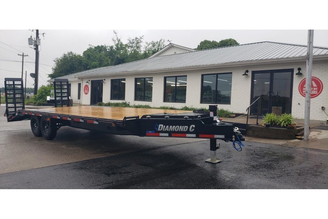 New 2027 Diamond C 8.5x24' Equipment, 5' Dove w/Ramps DEC207