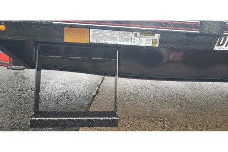 New 2027 Diamond C 8.5x24' Equipment, 5' Dove w/Ramps DEC207