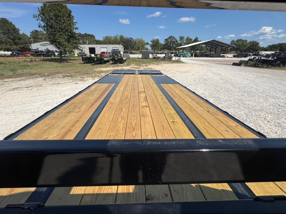 New 2027 Big Tex 102x25 Tandem 23.9K GN Flatbed w/ Mega Ramps, Load Lights, & 2-Speed Jacks