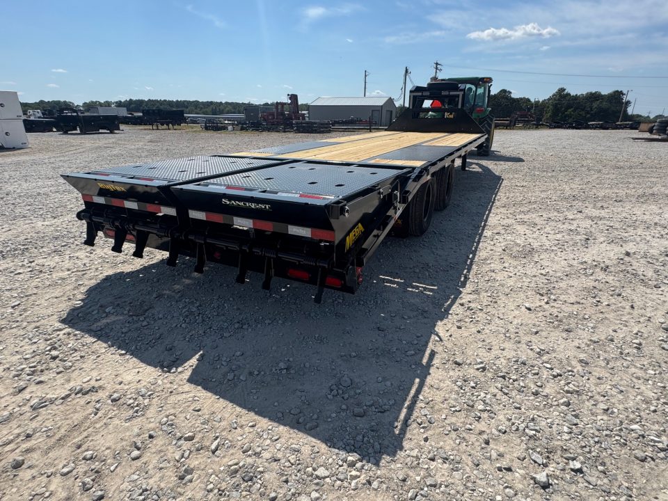 New 2027 Big Tex 102x25 Tandem 23.9K GN Flatbed w/ Mega Ramps, Load Lights, & 2-Speed Jacks
