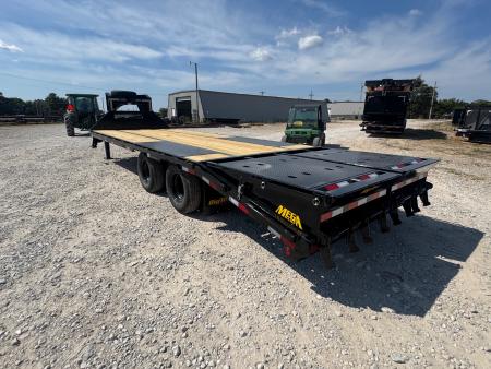New 2027 Big Tex 102x25 Tandem 23.9K GN Flatbed w/ Mega Ramps, Load Lights, & 2-Speed Jacks