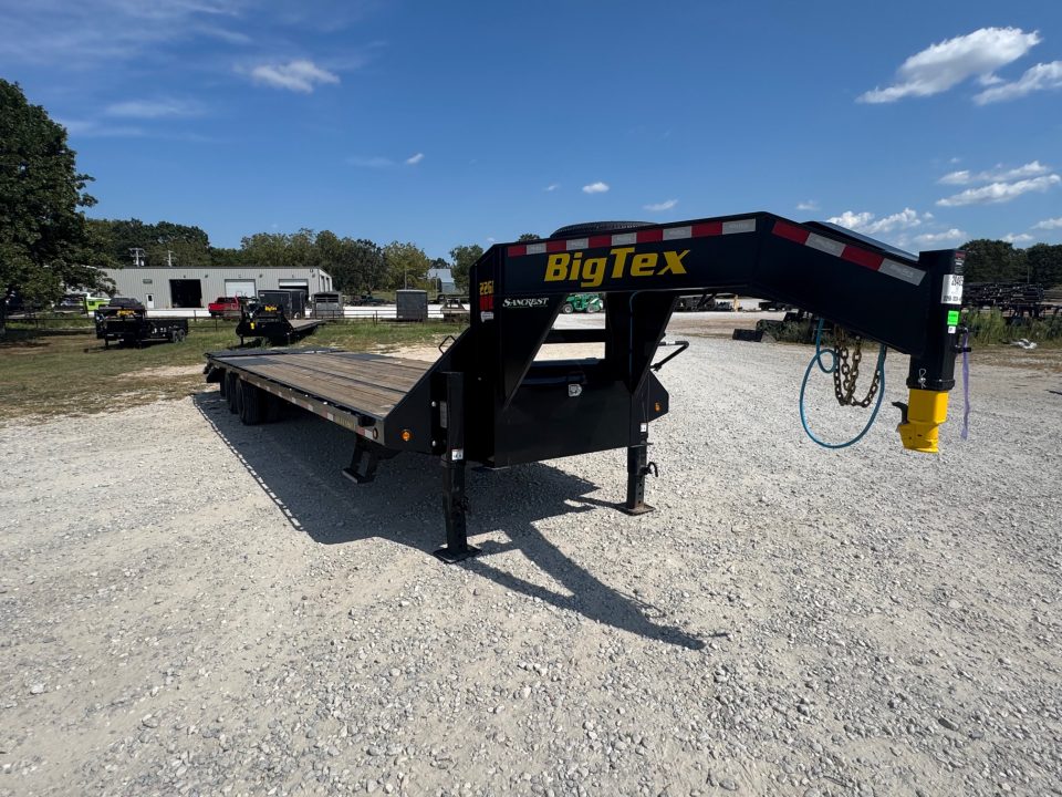 New 2027 Big Tex Trailers 102x30 Tandem 23.9K GN Flatbed w/ Sliding Ratchet Rail, 2-Speed Jacks, & Load Lights Flatbed Trailer