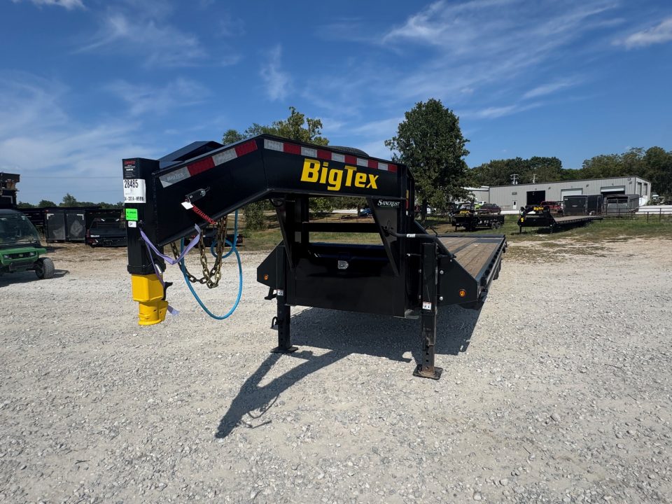 New 2027 Big Tex Trailers 102x30 Tandem 23.9K GN Flatbed w/ Sliding Ratchet Rail, 2-Speed Jacks, & Load Lights Flatbed Trailer