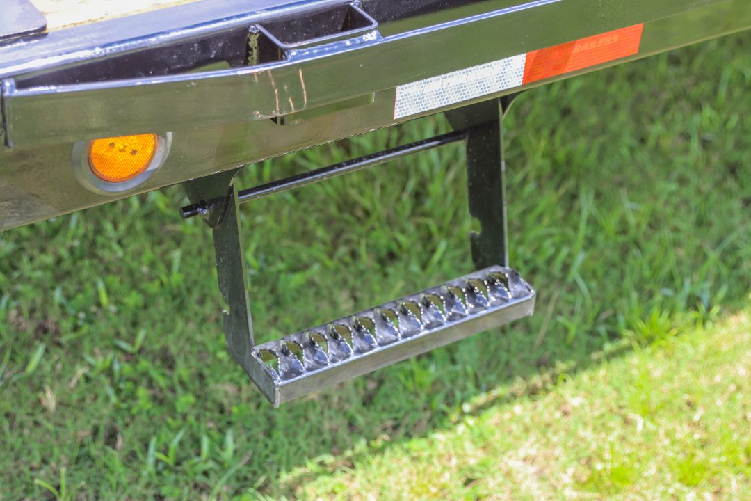 New 2027 8.5X40 PJ Gooseneck Equipment Trailer