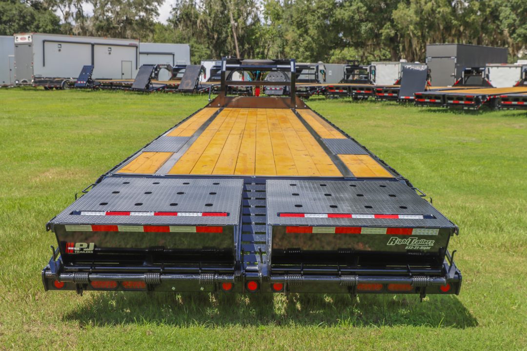 New 2027 8.5X40 PJ Gooseneck Equipment Trailer