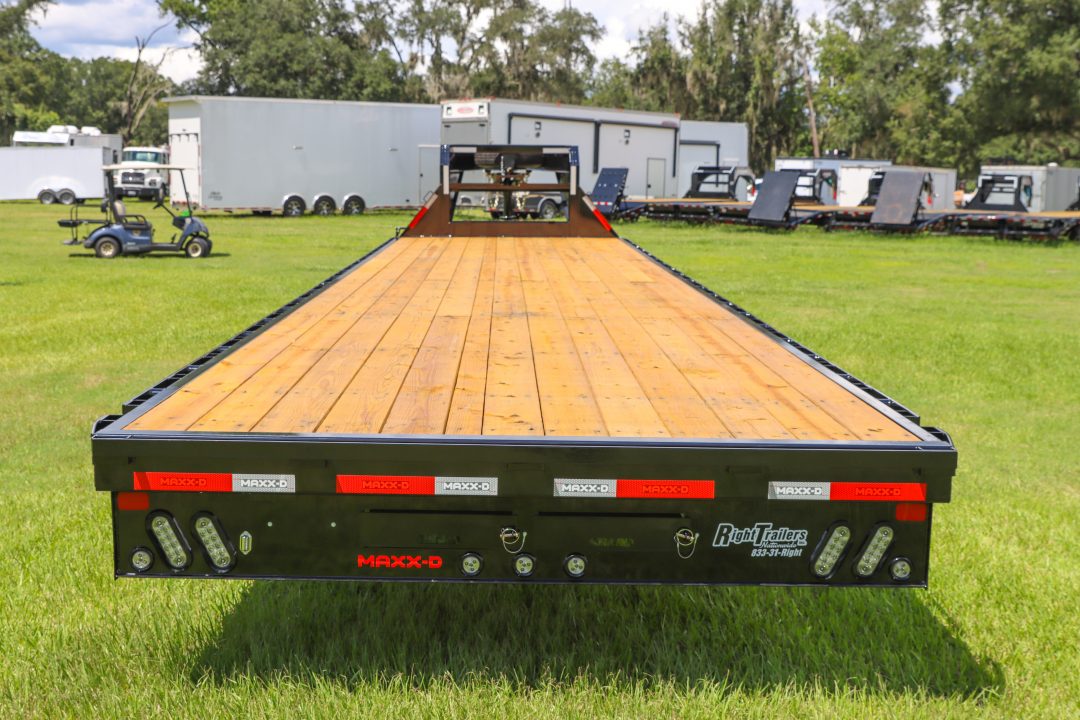 New 2027 8.5X40 MAXX-D GOOSENECK EQUIPMENT TRAILER