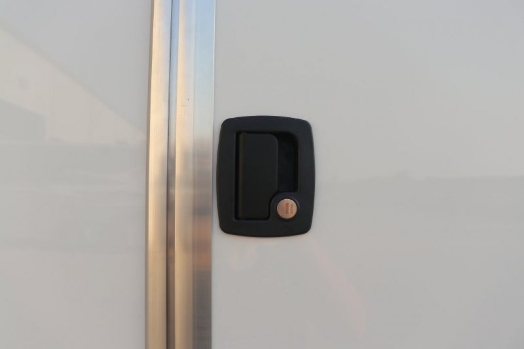 New 2027 8.5X28 inTech RACE TRAILER