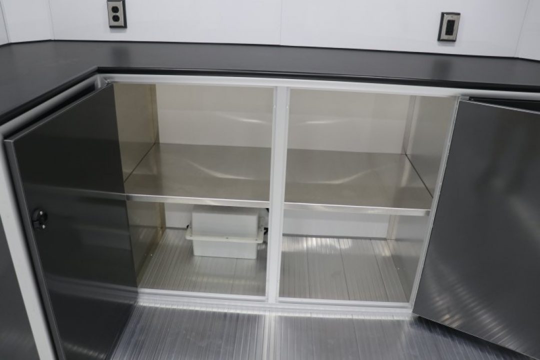 New 2027 8.5X28 inTech RACE TRAILER