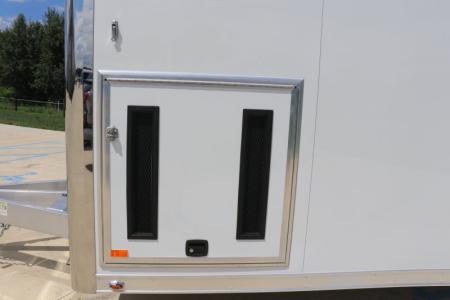 New 2027 8.5X28 inTech RACE TRAILER